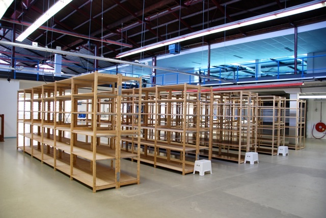 impressie magazijninrichting bruynzeel massief stellingkasten