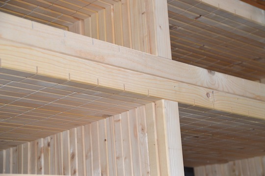 impressie scanda houten staander